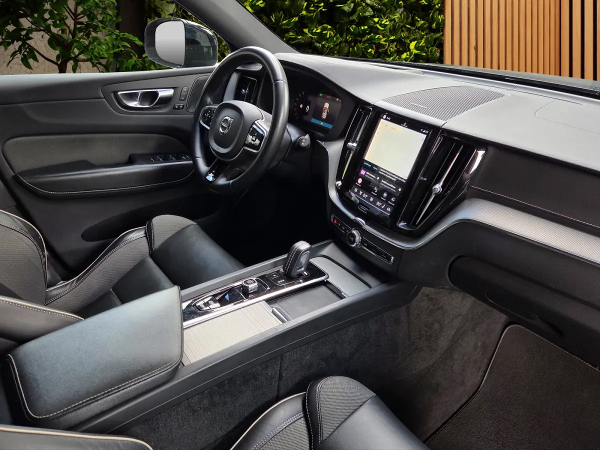 2.0 T6 Plug-in hybrid AWD Ultimate Dark | Long Range! | Luchtvering | 22" Velgen | Head-up | Pano | Memory | Harman/Kardon