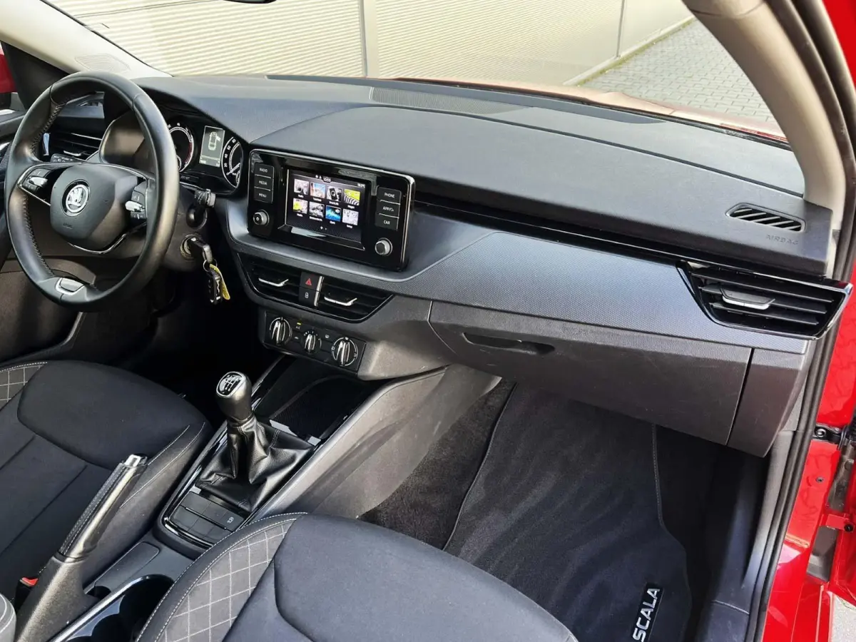 1.0 TSI 110pk Ambition | Smartlink | Trekhaak | Parkpilot Achter