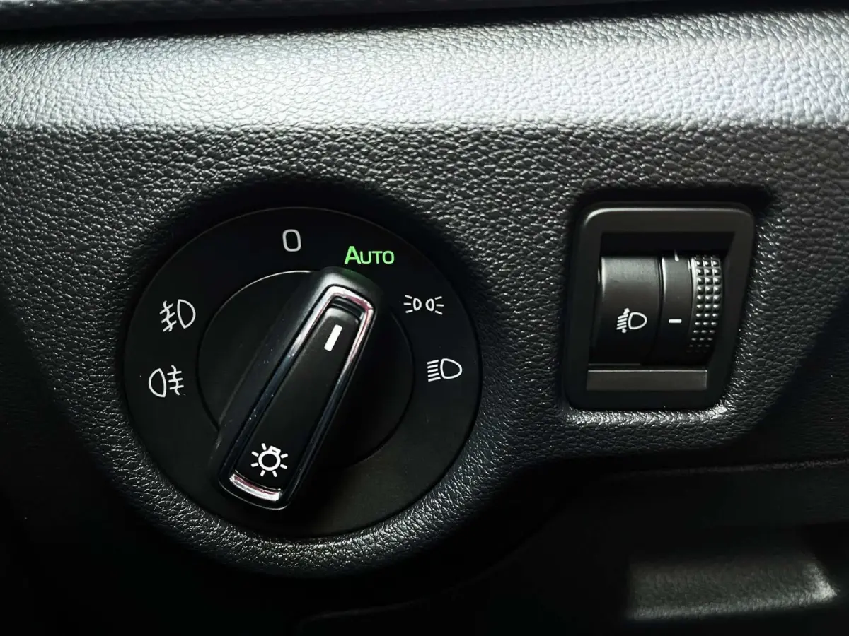 1.0 TSI 110pk Ambition | Smartlink | Trekhaak | Parkpilot Achter