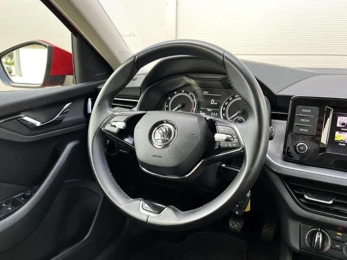 1.0 TSI 110pk Ambition | Smartlink | Trekhaak | Parkpilot Achter