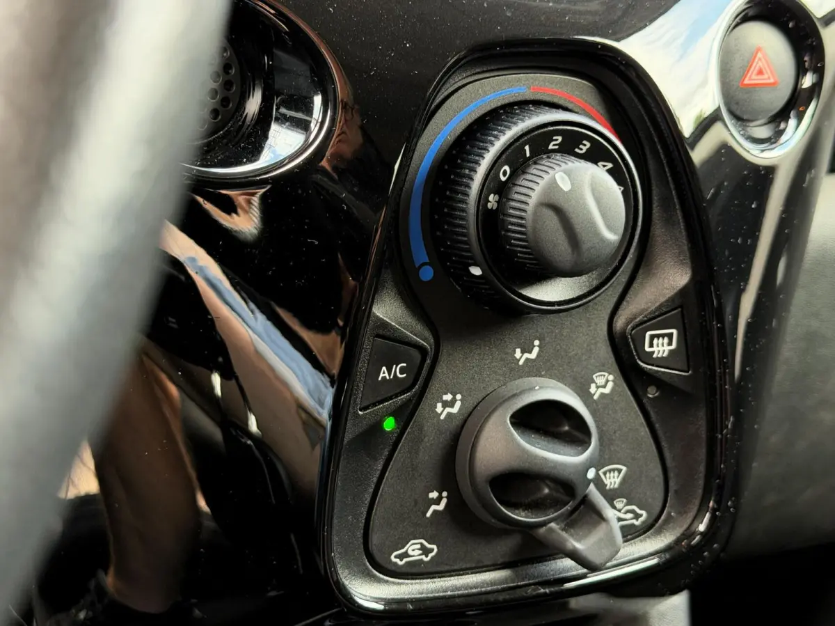 1.0 VTi 5 deurs/ Airco/ Bluetooth/ 2e eig/NL auto