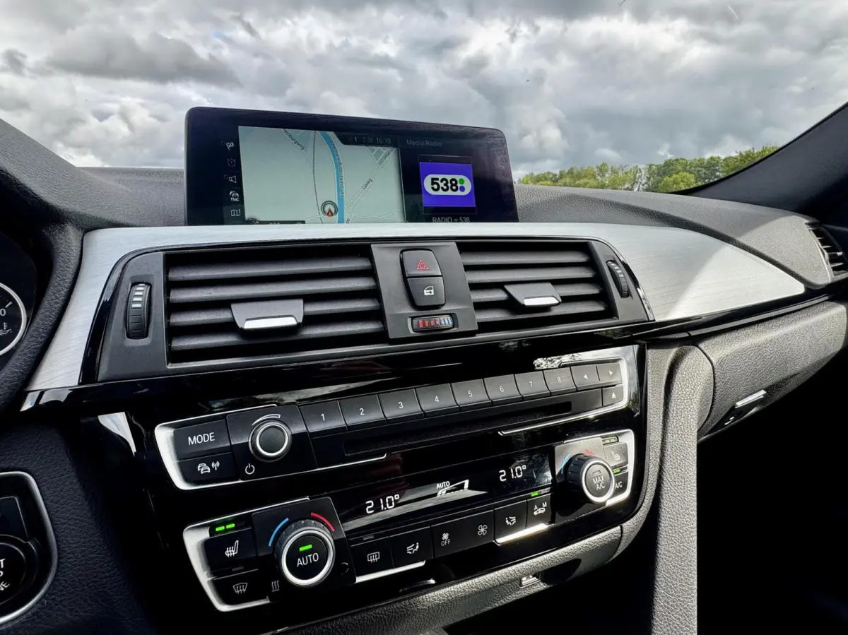 330i xDrive Edition Sport |HUD|Pano|Leer