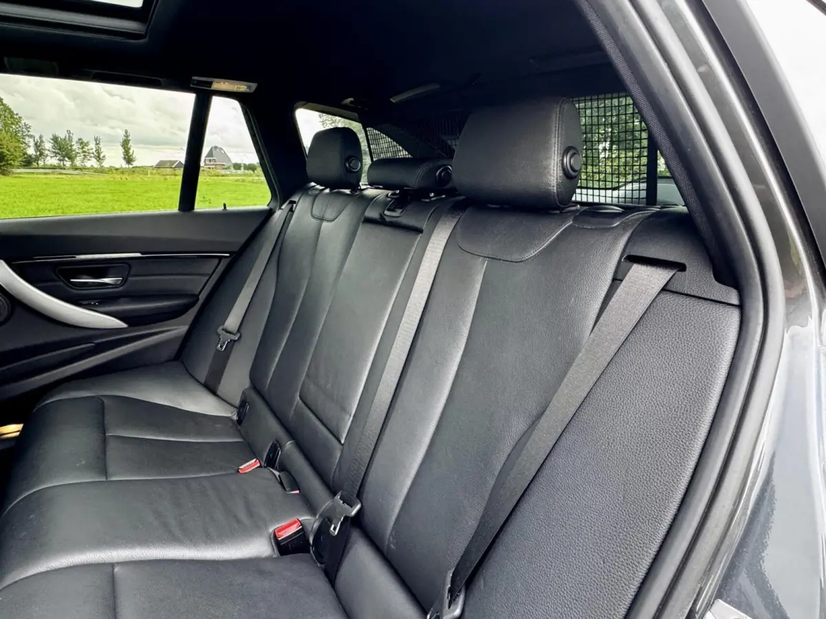 330i xDrive Edition Sport |HUD|Pano|Leer