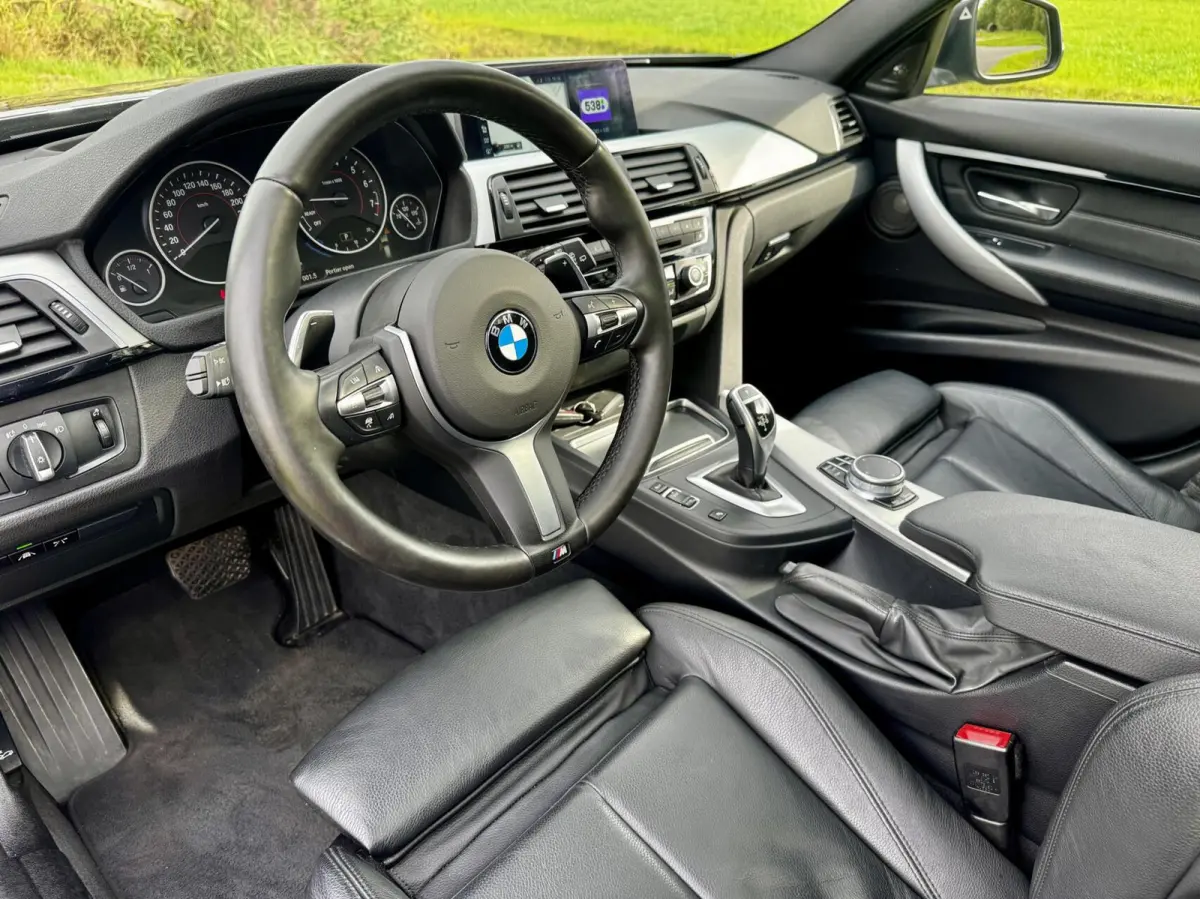 330i xDrive Edition Sport |HUD|Pano|Leer