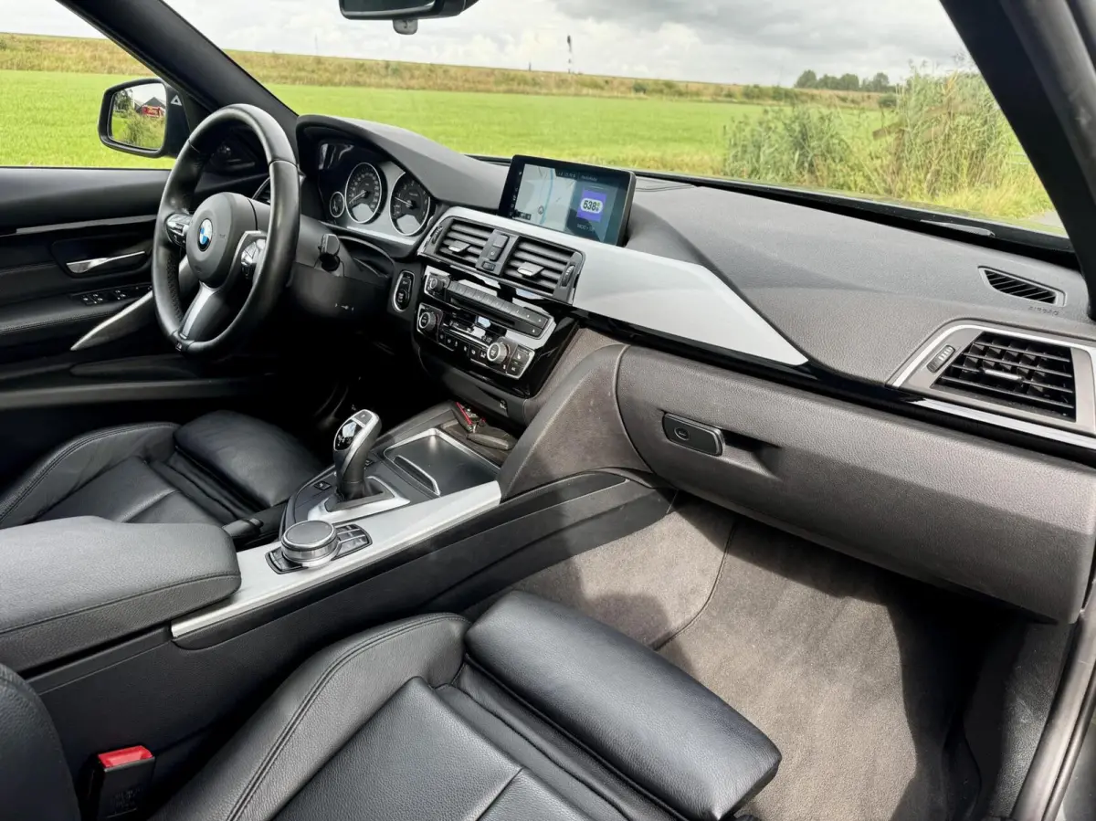 330i xDrive Edition Sport |HUD|Pano|Leer