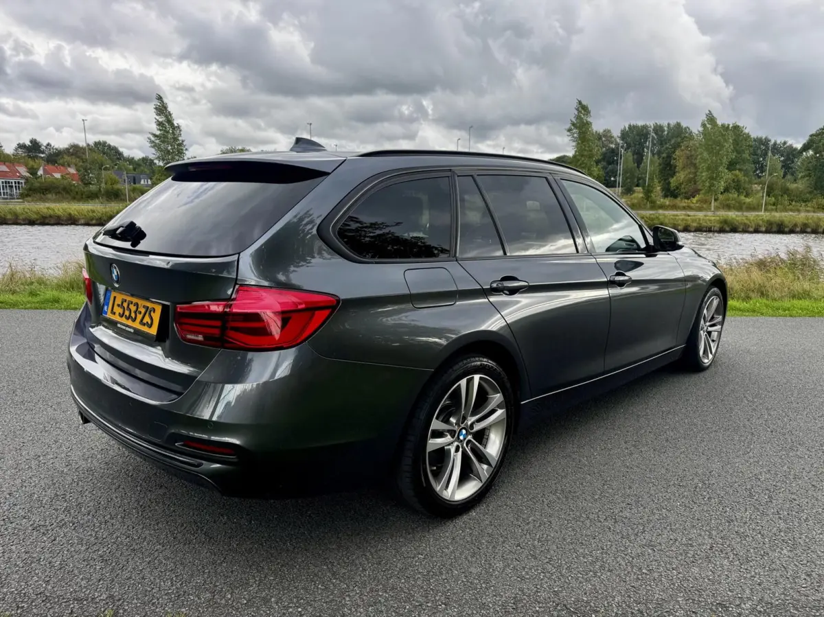 330i xDrive Edition Sport |HUD|Pano|Leer