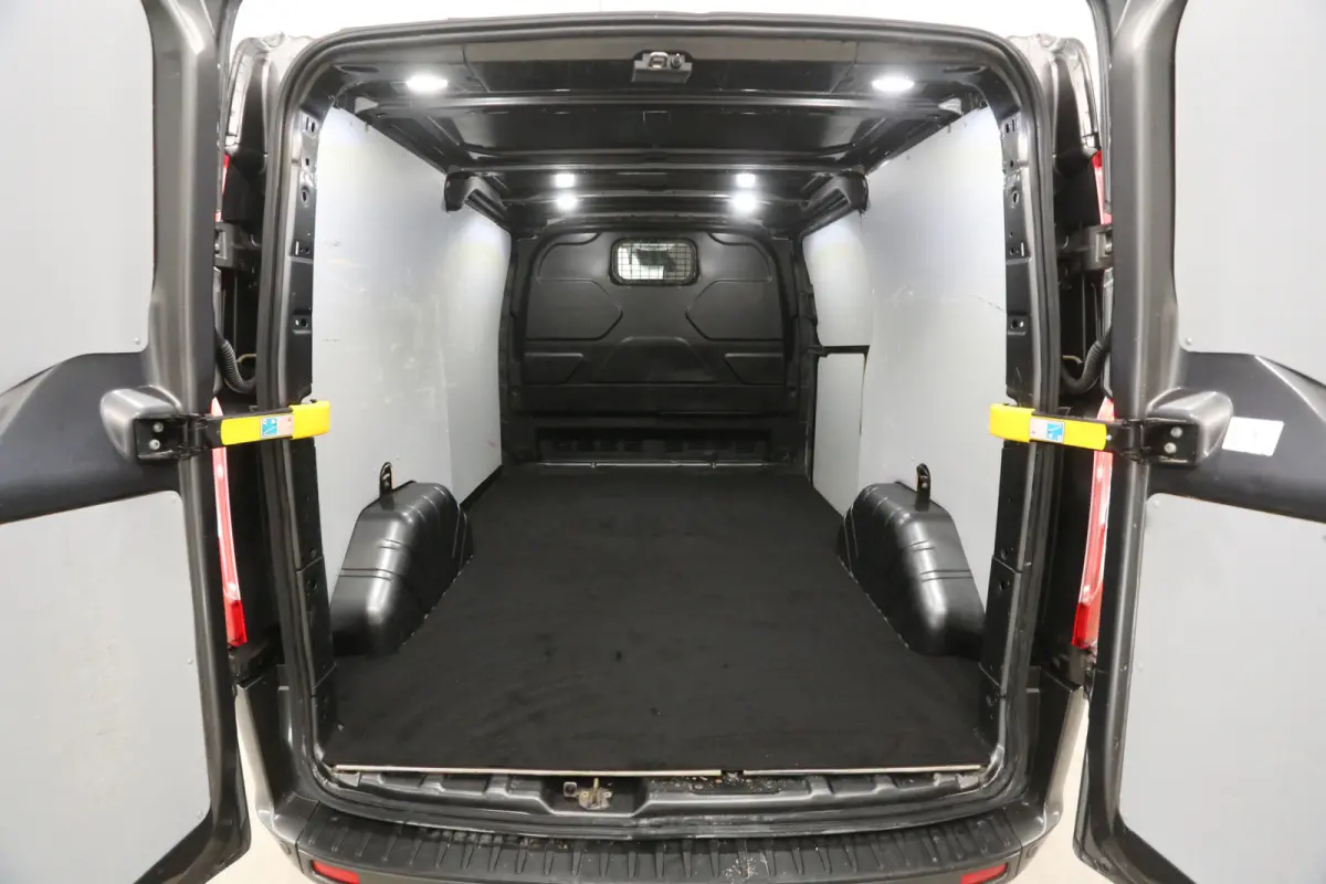 2.0 TDCI L1H1 170pk Limited | Automaat | Airco | Camera | Cruise | 3 Zits | Trekhaak | Carplay | Xenon