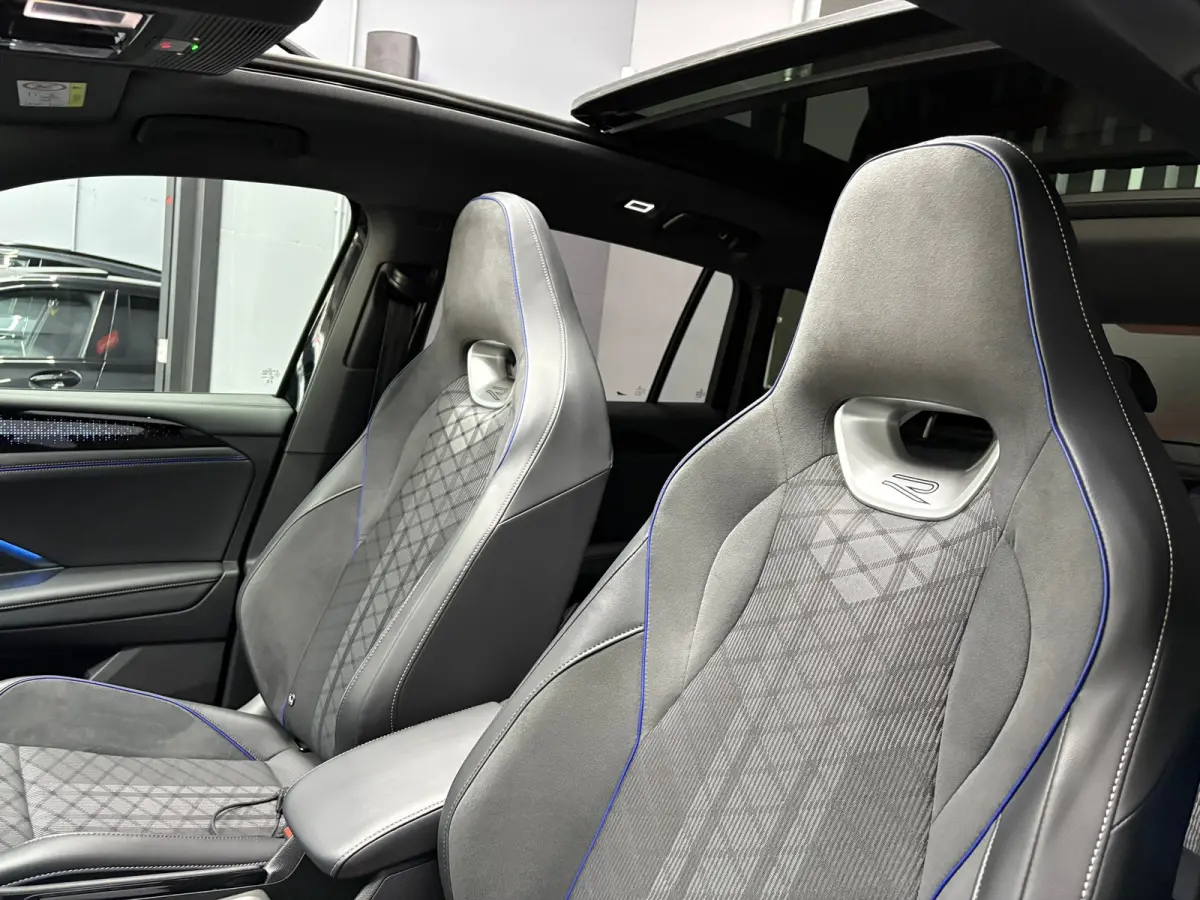 1.5 eTSI R-line Edition Pano