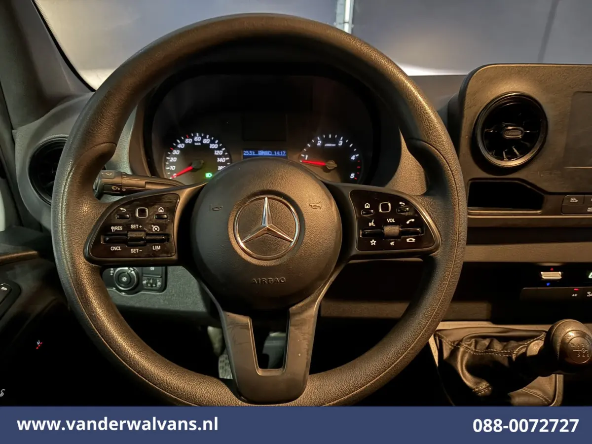 314 CDI 143pk L2H2 Euro6 Airco | Camera | Imperiaal | Trekhaak | Apple Carplay | Cruisecontrol Android Auto, Stoelverwarming, Parkeersensoren, Bijrijdersbank