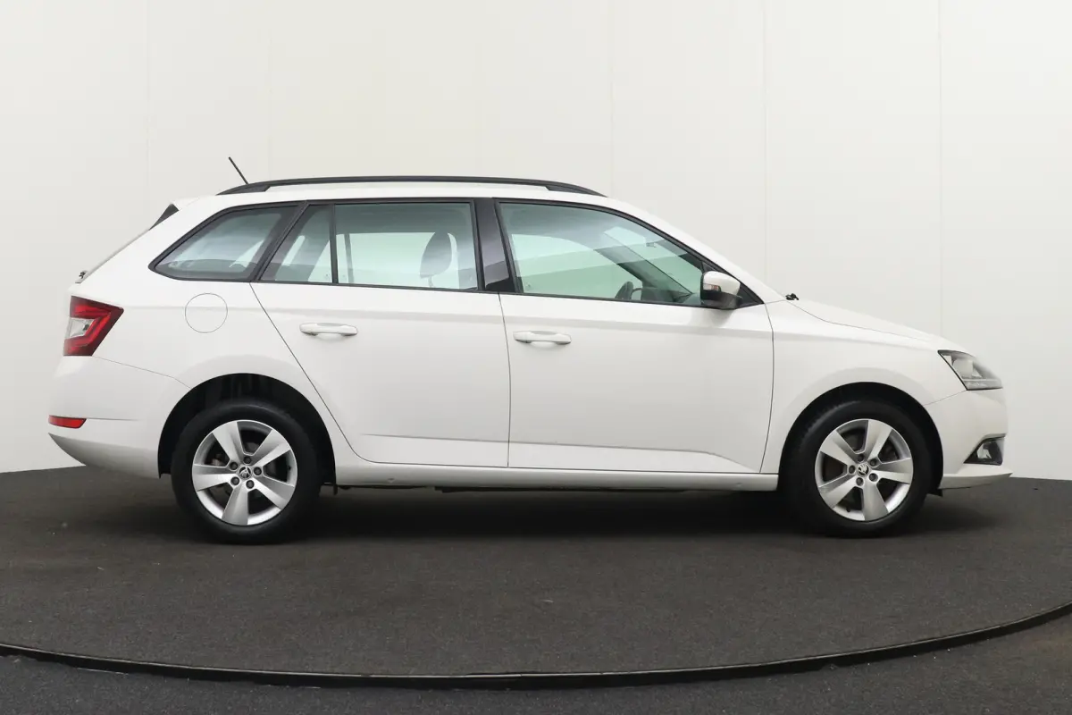 1.0 TSI Aut. Business Carplay Park.Sens Cruise