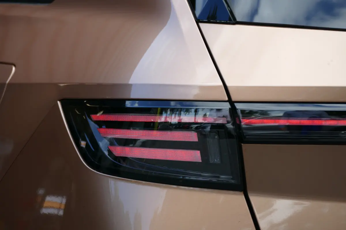 EV 73KWH 213PK BUSINESS EDITION AUTOMAAT / CAMERA / AFN.TREKHAAK / KEYLESS / FULL-LED / SOH 97,19% / STUUR-STOELVERWARMING / 20"LMV / AGR / NAVI / CLIMA / PDC / BLUETOOTH / ADAPT. CRUISECONT