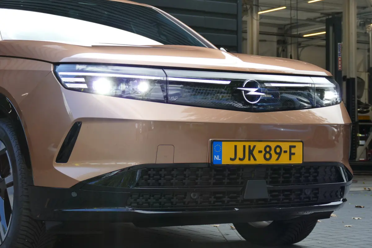 EV 73KWH 213PK BUSINESS EDITION AUTOMAAT / CAMERA / AFN.TREKHAAK / KEYLESS / FULL-LED / SOH 97,19% / STUUR-STOELVERWARMING / 20"LMV / AGR / NAVI / CLIMA / PDC / BLUETOOTH / ADAPT. CRUISECONT
