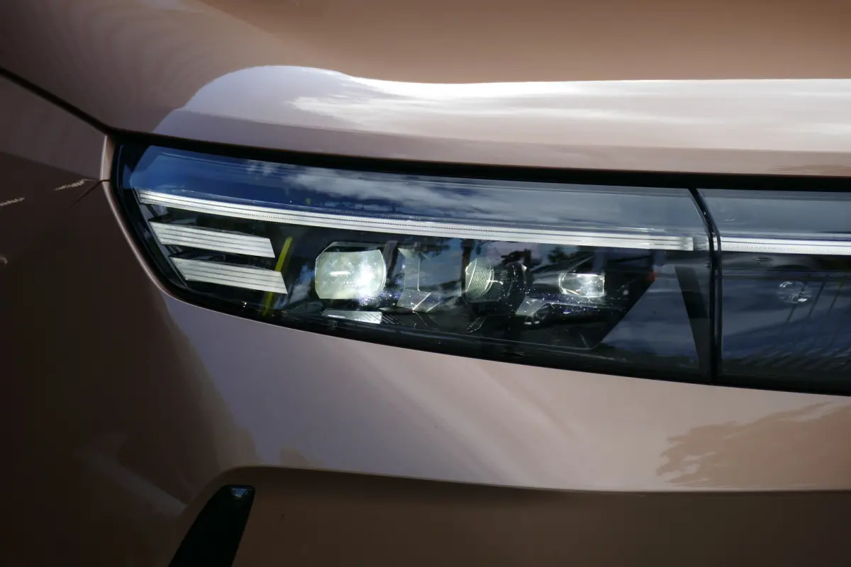 EV 73KWH 213PK BUSINESS EDITION AUTOMAAT / CAMERA / AFN.TREKHAAK / KEYLESS / FULL-LED / SOH 97,19% / STUUR-STOELVERWARMING / 20"LMV / AGR / NAVI / CLIMA / PDC / BLUETOOTH / ADAPT. CRUISECONT