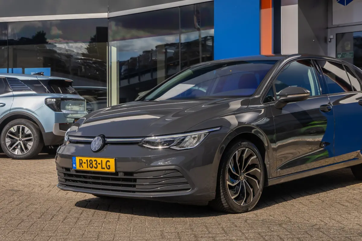 1.0 eTSI Life | Apple Carplay/Android Auto | Electronic climate controle | Parkeersensoren | Keyless | Airco separaat achter | Apple Carplay/Android Auto|telefoonintegratie premium | Cruise 