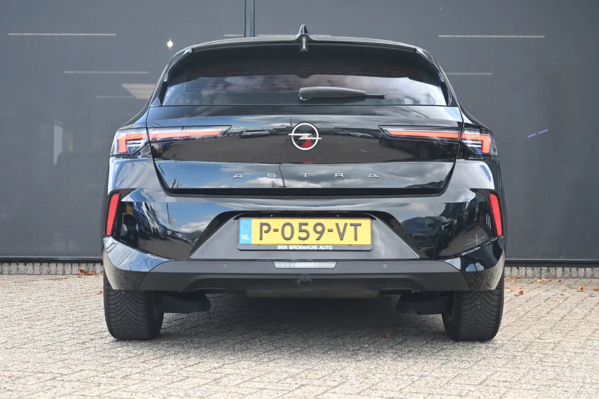 1.2 Edition |  Navi by app | Cruise Control | DAB | Extra getint glas (Achter) | LMV 16" | Parkeer sensoren voor en achter |