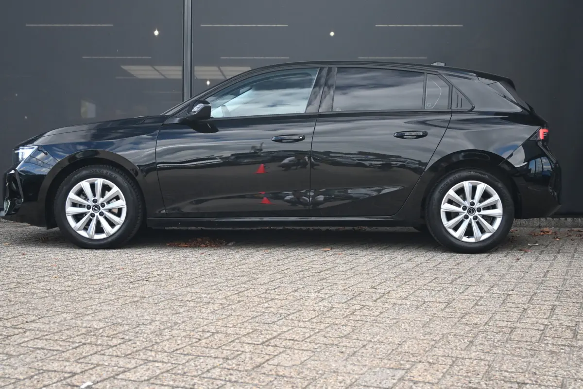 1.2 Edition |  Navi by app | Cruise Control | DAB | Extra getint glas (Achter) | LMV 16" | Parkeer sensoren voor en achter |