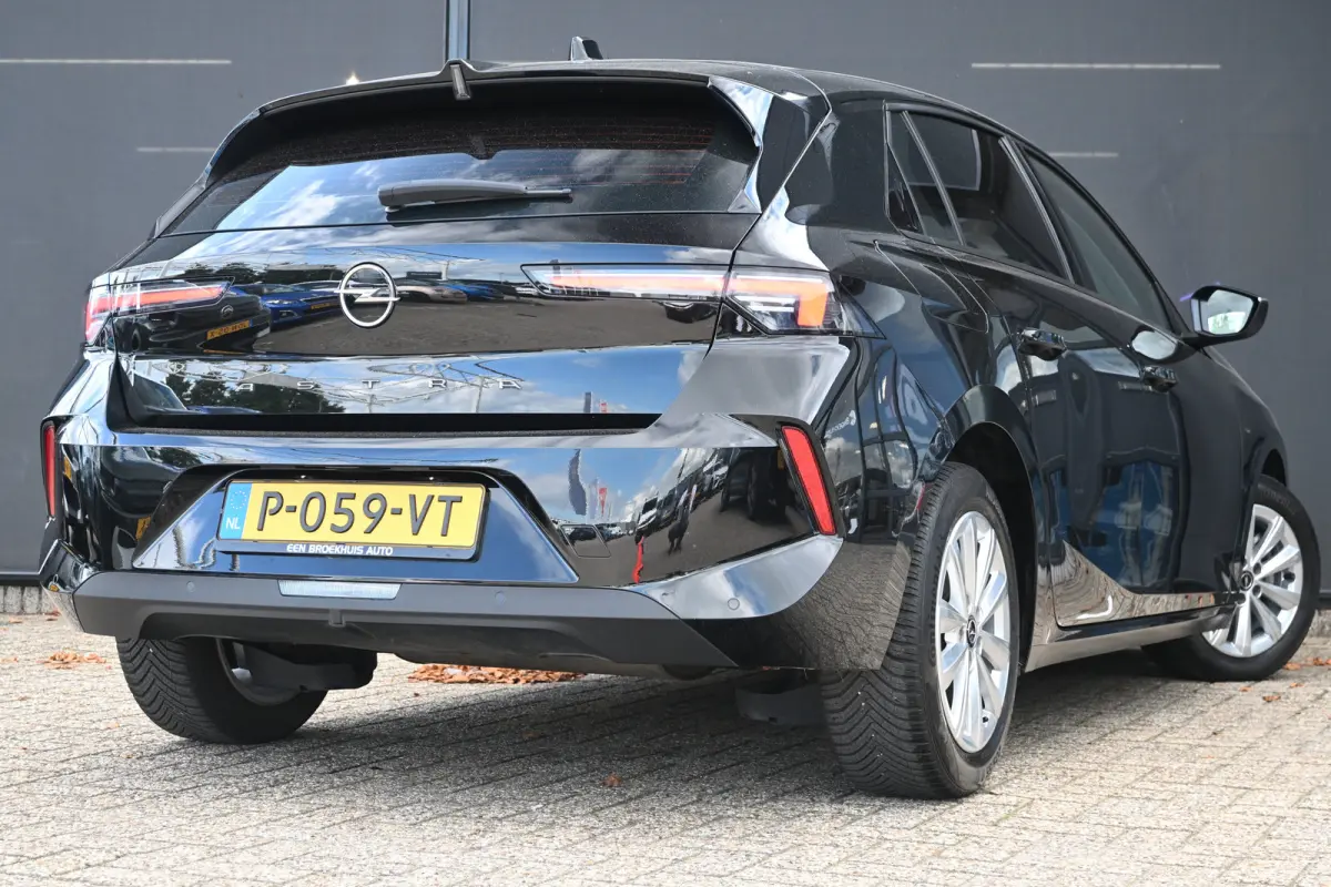 1.2 Edition |  Navi by app | Cruise Control | DAB | Extra getint glas (Achter) | LMV 16" | Parkeer sensoren voor en achter |