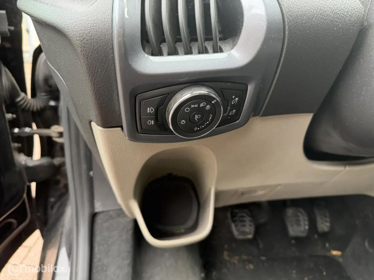 290 2.0 TDCI L1H1 Limited DC 5 Zitpl trekh