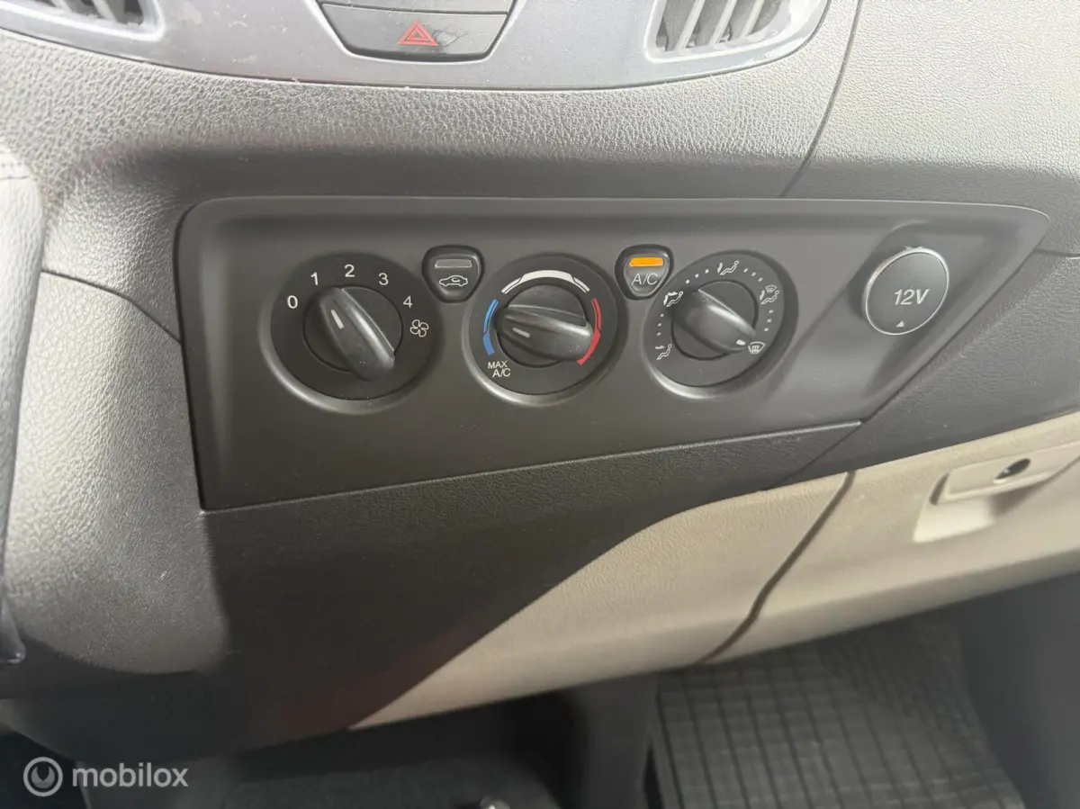 290 2.0 TDCI L1H1 Limited DC 5 Zitpl trekh