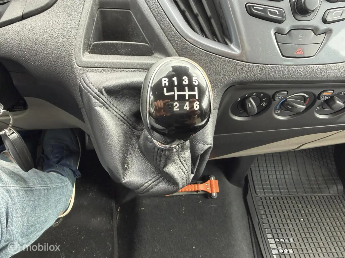 290 2.0 TDCI L1H1 Limited DC 5 Zitpl trekh