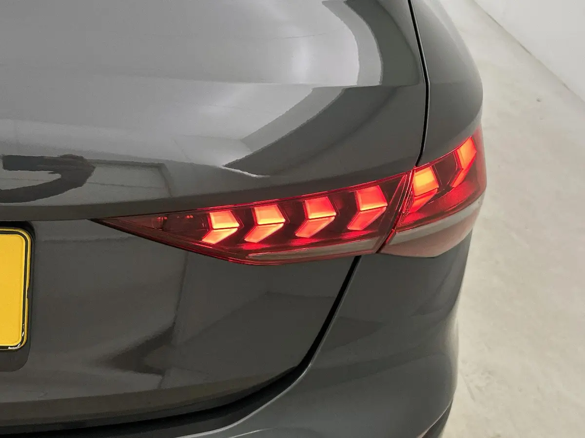 40 TFSI e S edition 204 PK
