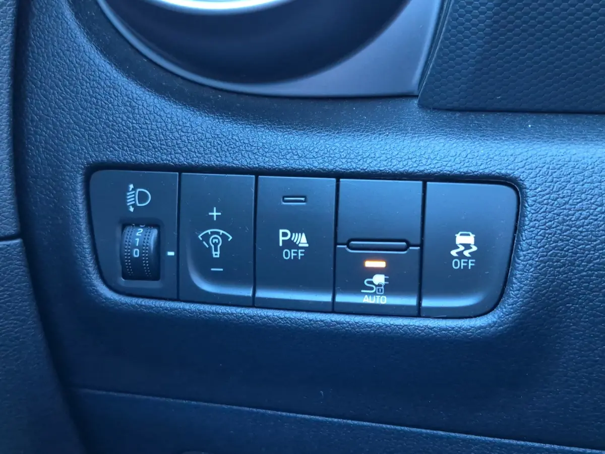 Comfort 2WD | 100% SoH | Stoelverwarming | Stuurhulp | Camera | Android auto en Apple carplay | Climate control | Stuurverwarming | LMV 17 inch