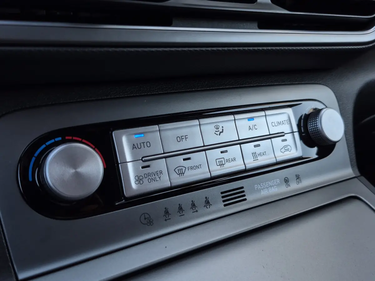 Comfort 2WD | 100% SoH | Stoelverwarming | Stuurhulp | Camera | Android auto en Apple carplay | Climate control | Stuurverwarming | LMV 17 inch