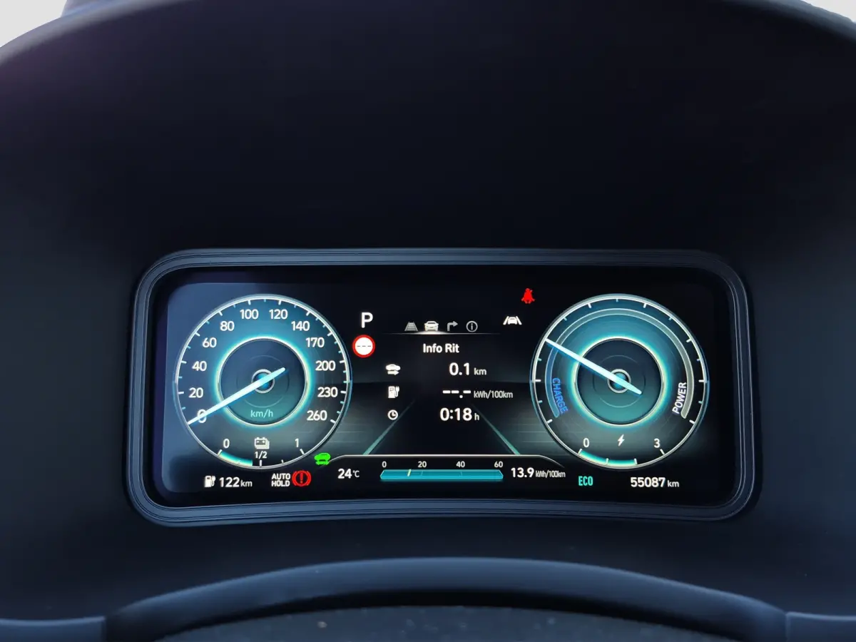 Comfort 2WD | 100% SoH | Stoelverwarming | Stuurhulp | Camera | Android auto en Apple carplay | Climate control | Stuurverwarming | LMV 17 inch