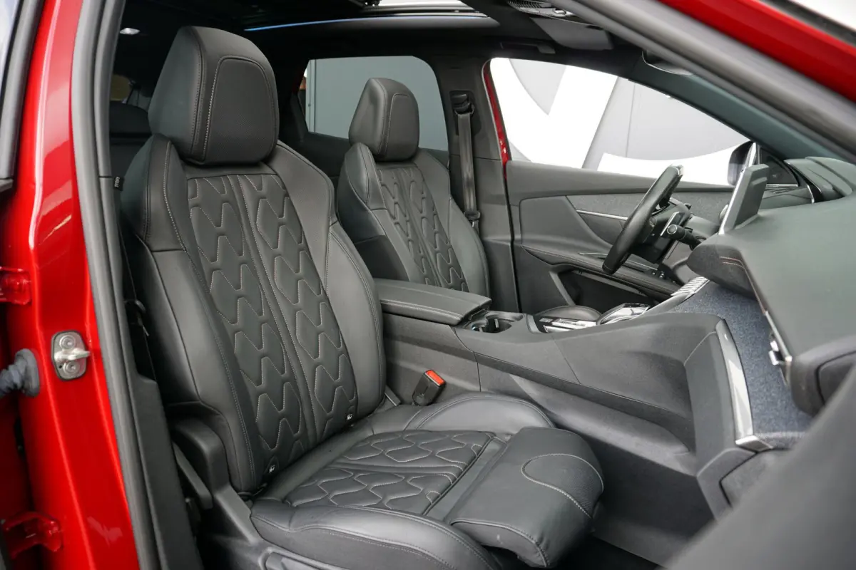 1.6 PureTech GT Line 181PK AUT. + PANORAMA / LEDER / DODEHOEK / CAMERA /