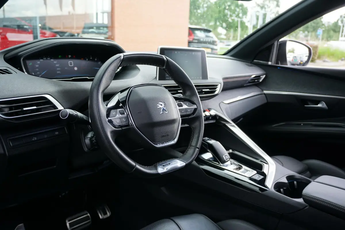 1.6 PureTech GT Line 181PK AUT. + PANORAMA / LEDER / DODEHOEK / CAMERA /