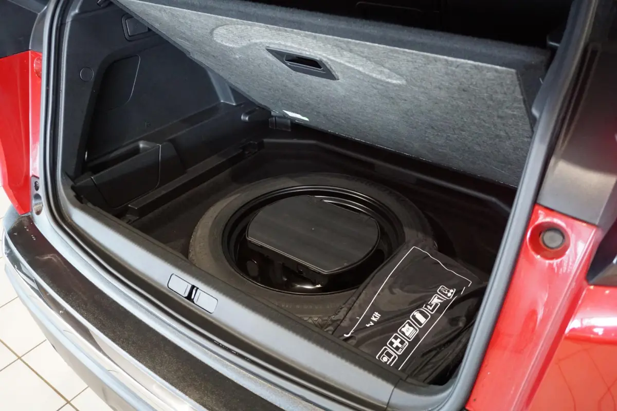 1.6 PureTech GT Line 181PK AUT. + PANORAMA / LEDER / DODEHOEK / CAMERA /