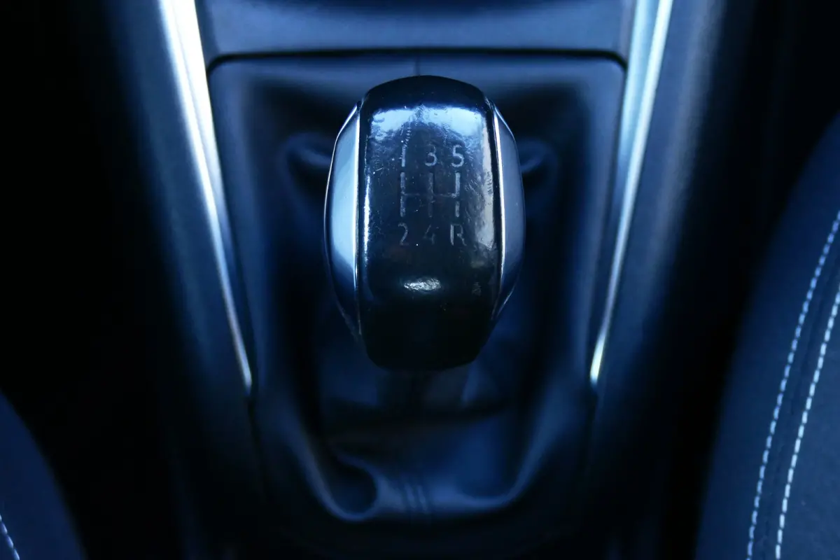 1.2 PURETECH 82PK 5-DRS ALLURE / NAVI / CLIMA / LED / PDC / 16"LMV / BLUETOOTH / CRUISECONTROL / SCHITTERENDE STAAT !!
