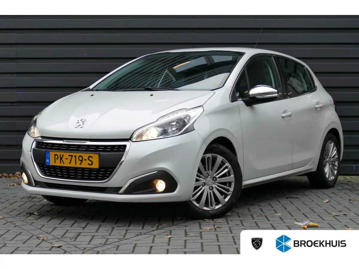 1.2 PURETECH 82PK 5-DRS ALLURE / NAVI / CLIMA / LED / PDC / 16"LMV / BLUETOOTH / CRUISECONTROL / SCHITTERENDE STAAT !!