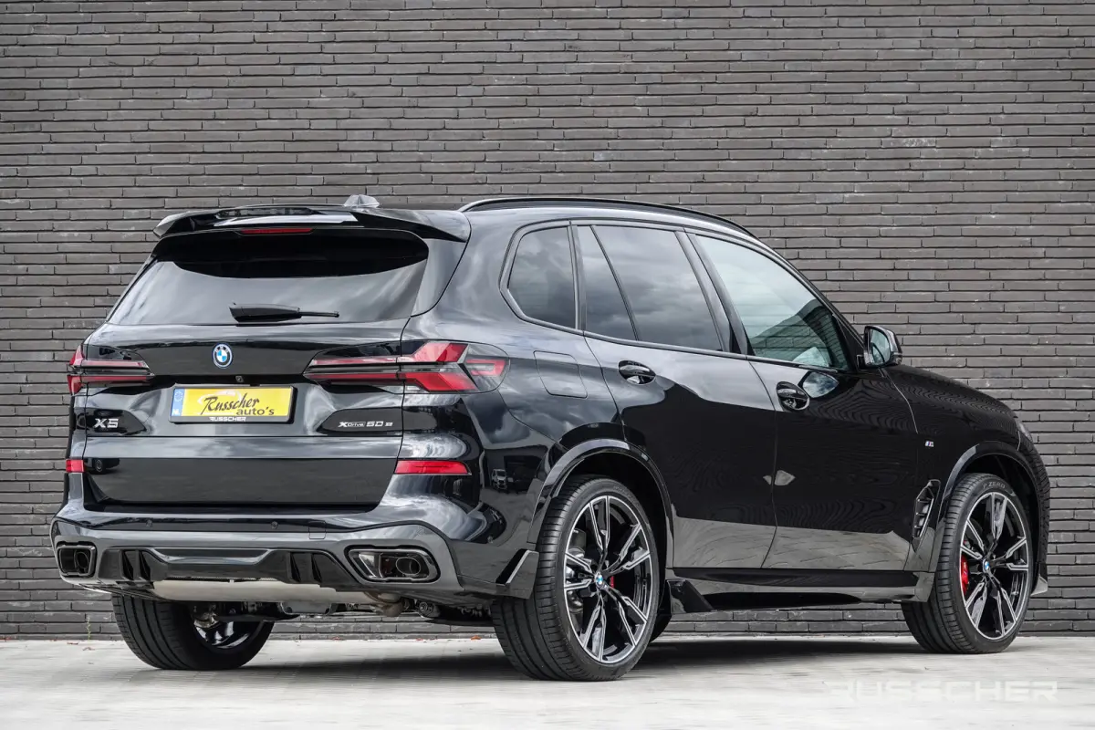 xDrive50e 490Pk X-Drive | M-Sport Pro | M Perfomance | Shadowline | Luchtvering | Panoramadak | 360° Camera | Harman-Kardon | Head Up Display | Trekhaak | 22''