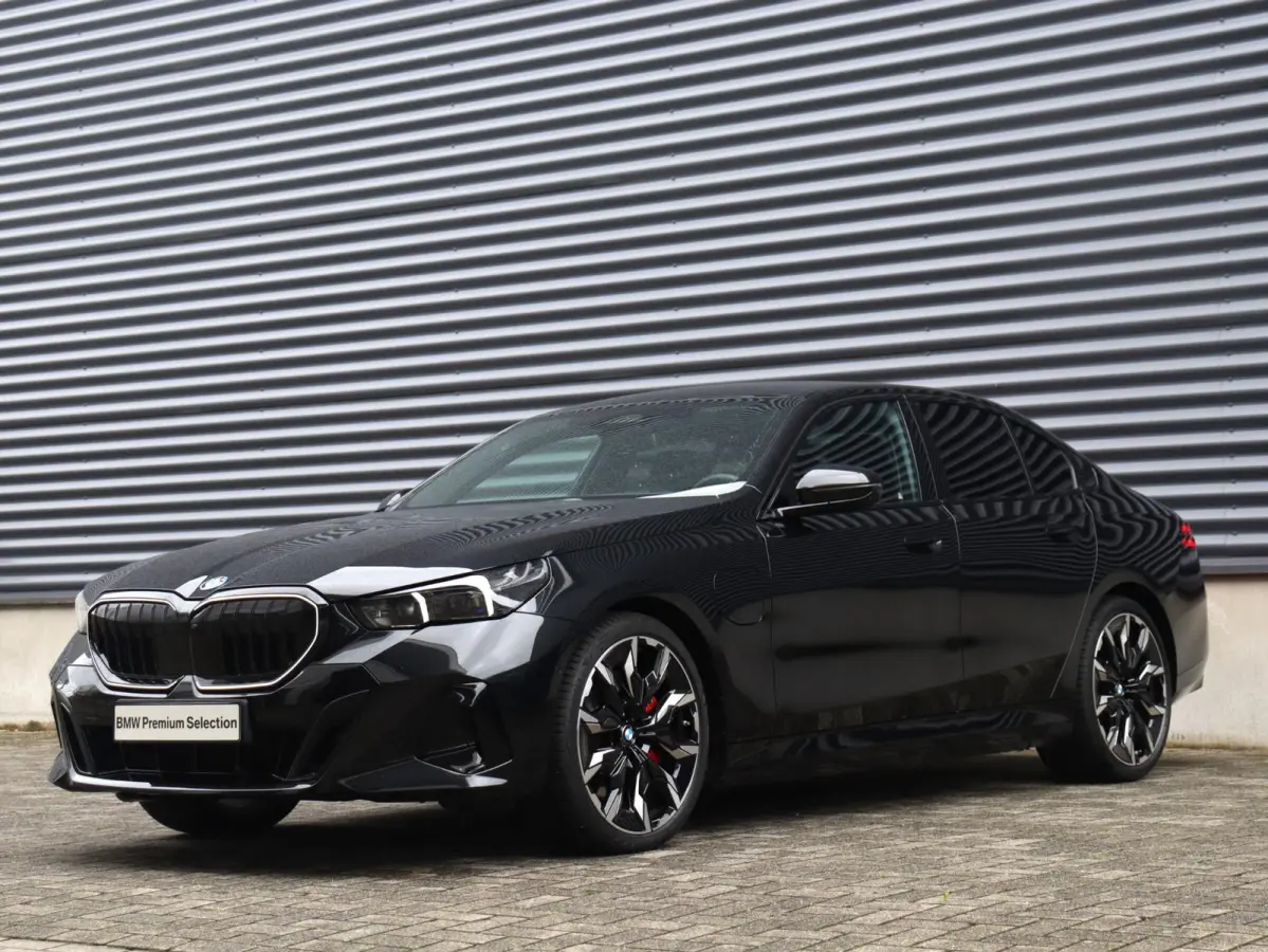 550e xDrive | M Sportpakket Pro | Innovation Pack | Panodak | Adaptief Onderstel Prof. | Driving Assistant | Harman Kardon | Getint Glas | SOH 100% | 21'' LMV
