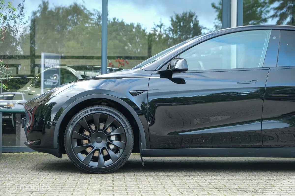 RWD 58 kWh | 93,2% SOH | 20 “ Turbine velgen | 360 camera | Trekhaak | Spoiler | LFP accu | 1600 kg trekvermogen | Autopilot