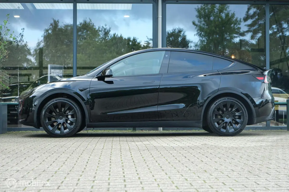 RWD 58 kWh | 93,2% SOH | 20 “ Turbine velgen | 360 camera | Trekhaak | Spoiler | LFP accu | 1600 kg trekvermogen | Autopilot