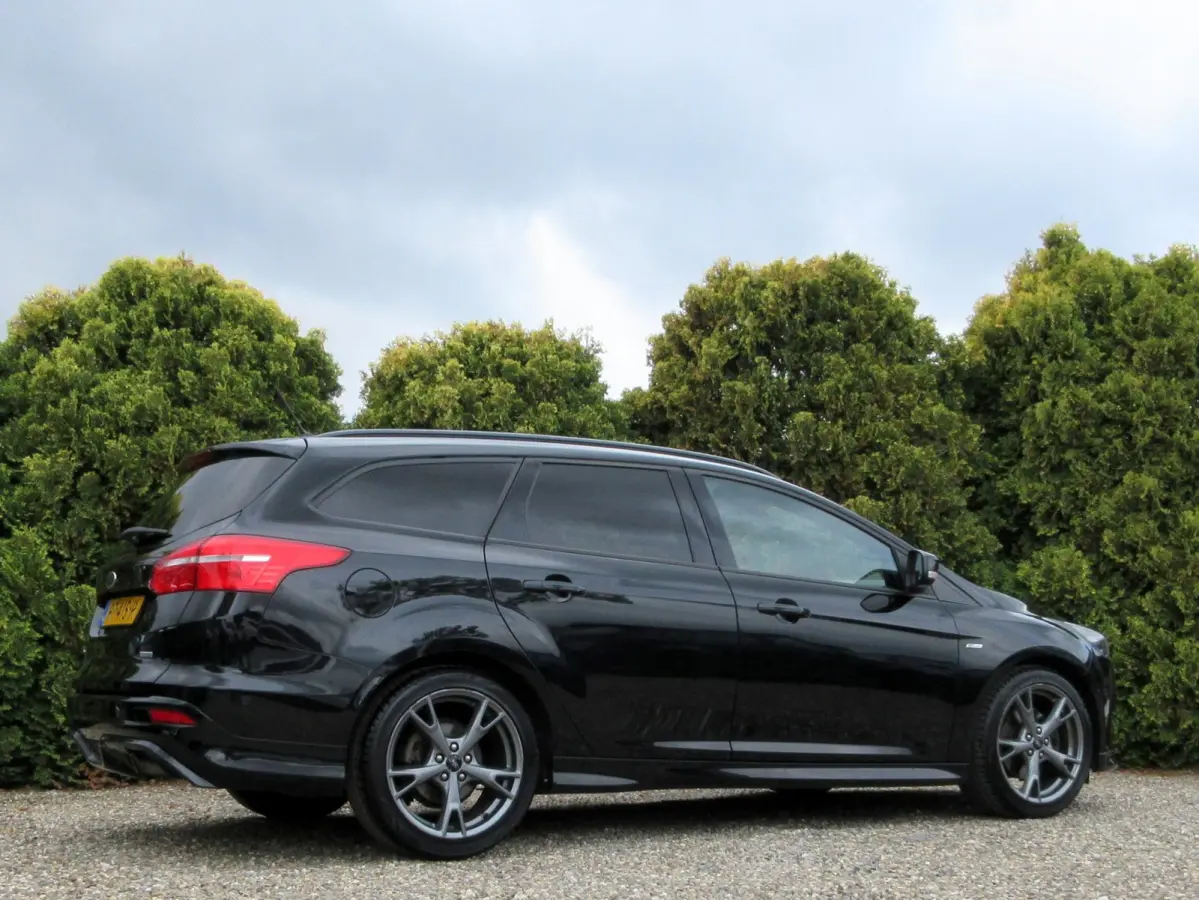 1.5 ST-Line * Navi * Cruise * Carplay *