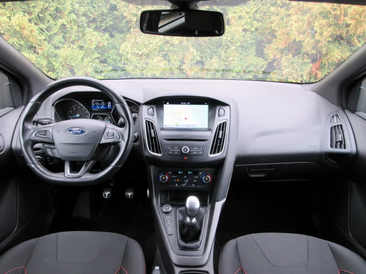 1.5 ST-Line * Navi * Cruise * Carplay *