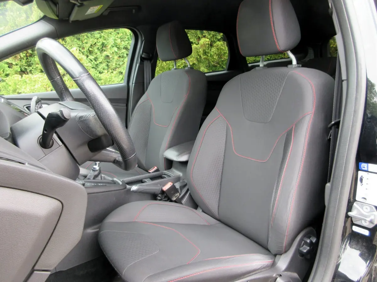 1.5 ST-Line * Navi * Cruise * Carplay *