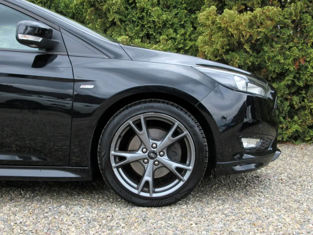 1.5 ST-Line * Navi * Cruise * Carplay *