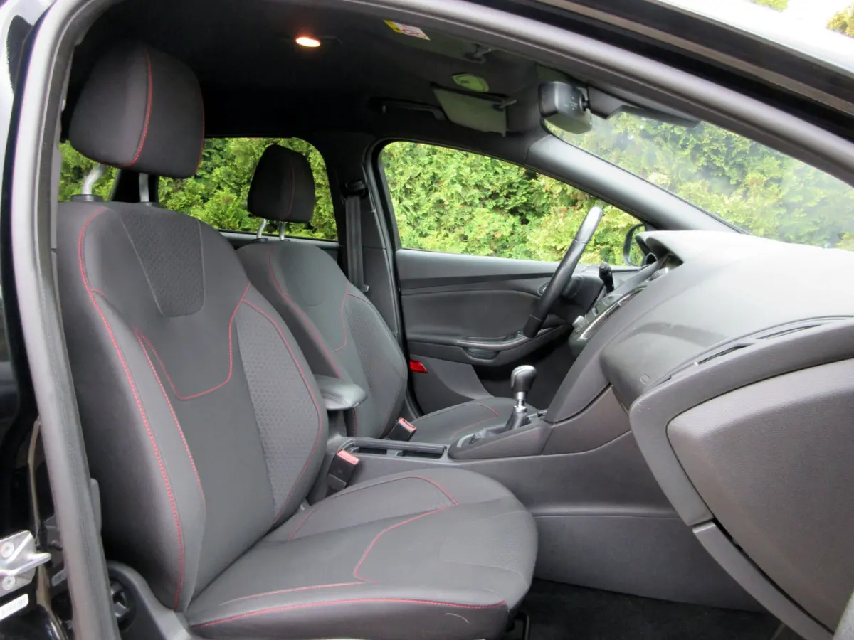 1.5 ST-Line * Navi * Cruise * Carplay *