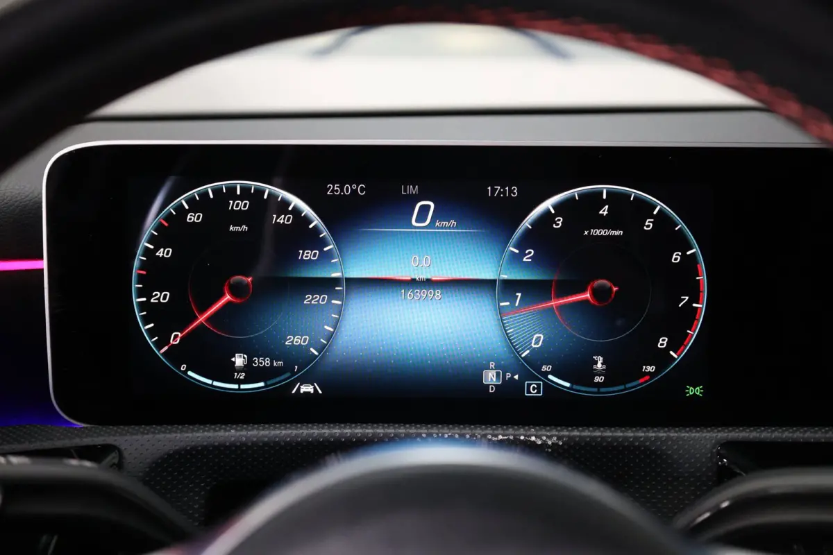 250 AMG Line LED/SFEER/PANO/HALF LEER+S.VERWARMING/19" LMV/PDC/CRUISE/ECC/12 MND GARANTIE!