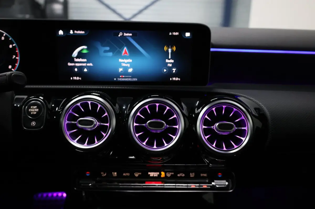 250 AMG Line LED/SFEER/PANO/HALF LEER+S.VERWARMING/19" LMV/PDC/CRUISE/ECC/12 MND GARANTIE!