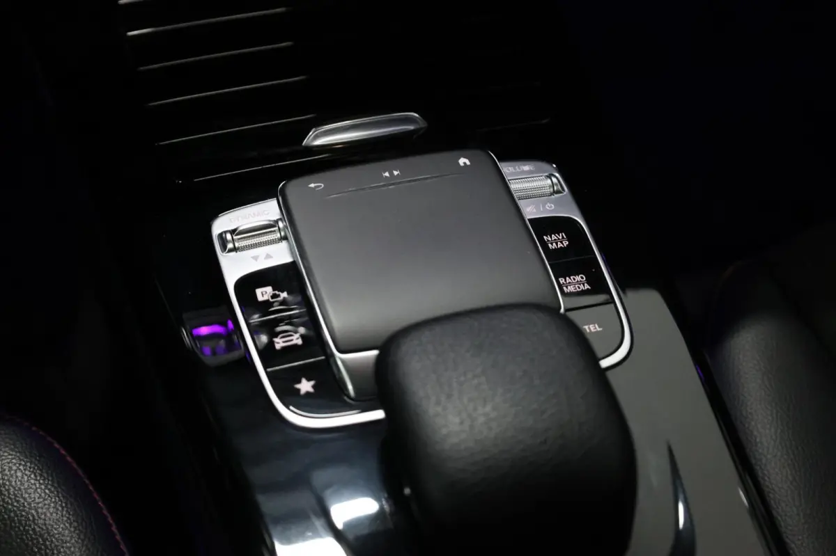 250 AMG Line LED/SFEER/PANO/HALF LEER+S.VERWARMING/19" LMV/PDC/CRUISE/ECC/12 MND GARANTIE!