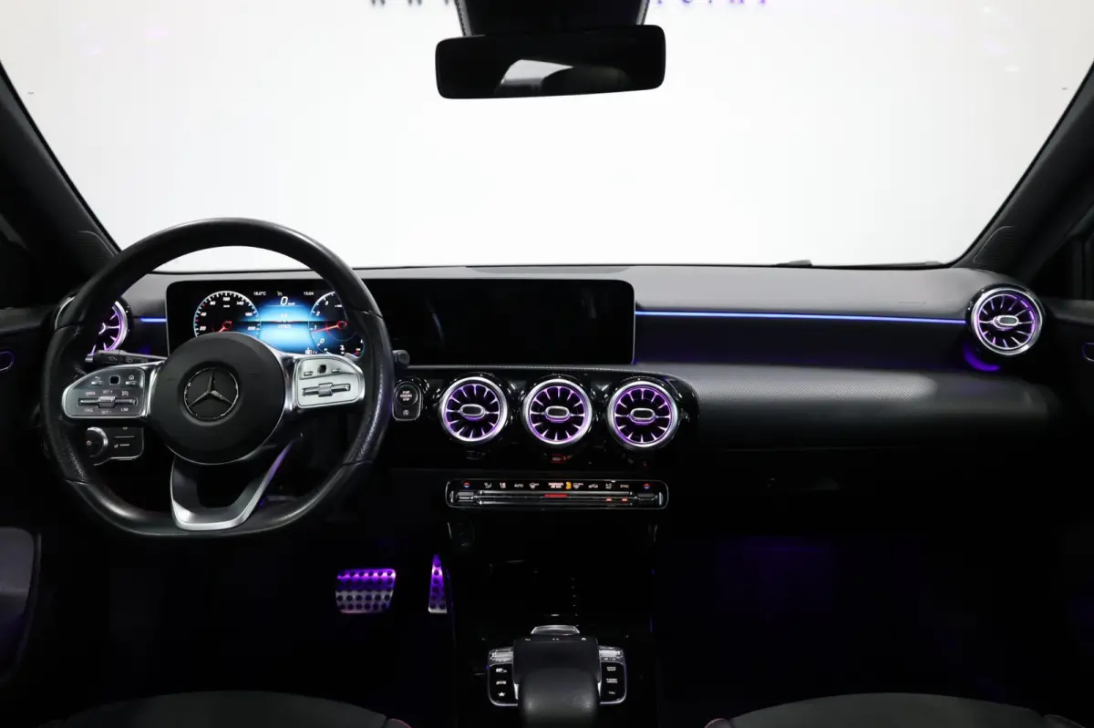 250 AMG Line LED/SFEER/PANO/HALF LEER+S.VERWARMING/19" LMV/PDC/CRUISE/ECC/12 MND GARANTIE!