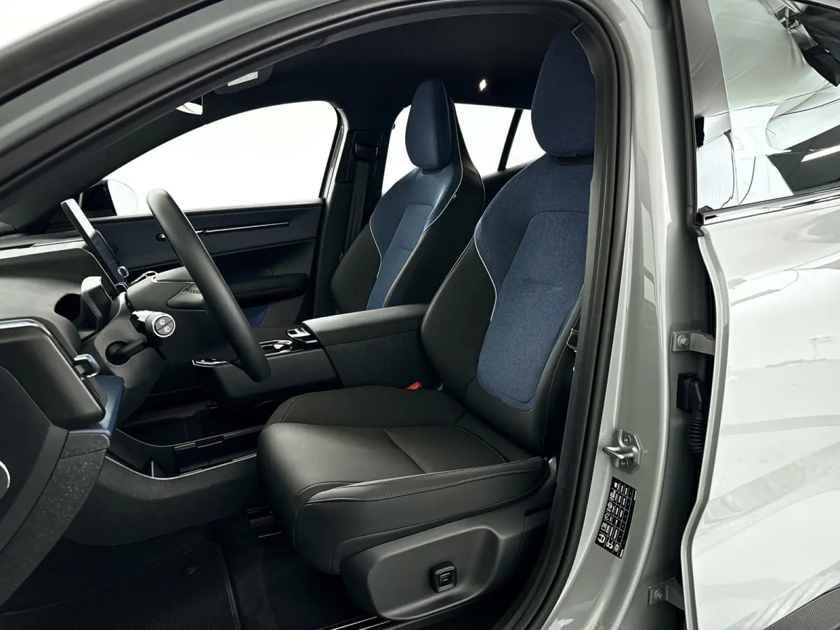 Single Motor Extended Range Plus 69 kWh | Parkeercamera | Harman Kardon | Stoel- en stuurverwarming | Elektrische stoelen