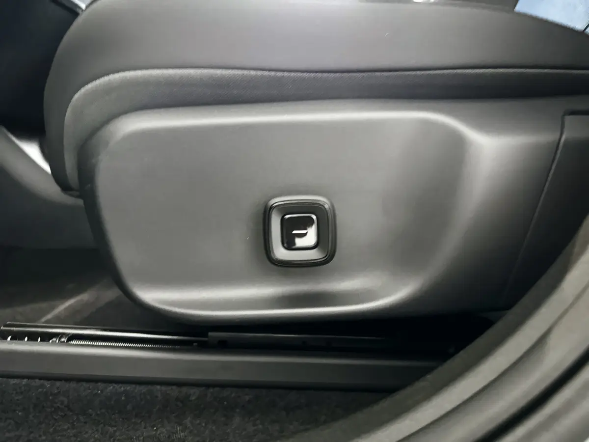 Single Motor Extended Range Plus 69 kWh | Parkeercamera | Harman Kardon | Stoel- en stuurverwarming | Elektrische stoelen
