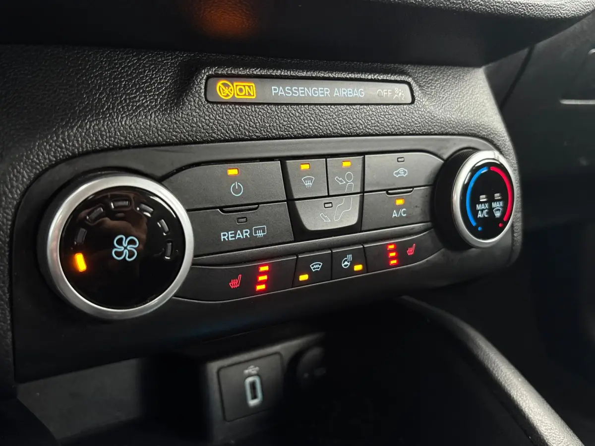 1.0 EcoBoost Active Business | Stoel & Stuurverwarming | Apple Carplay | Parkeersensoren | Lane Assist
