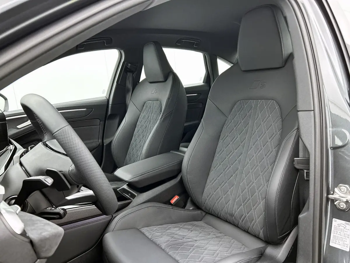 2.0 e-hybrid quattro S-Line 299 PK | Navigatie | Vierwielbesturing | Stoelverwarming | Tech plus | Optiek Pakket Zwart | Audi drive select | Memory Seats | Comfortpakket | Adaptive cruise co